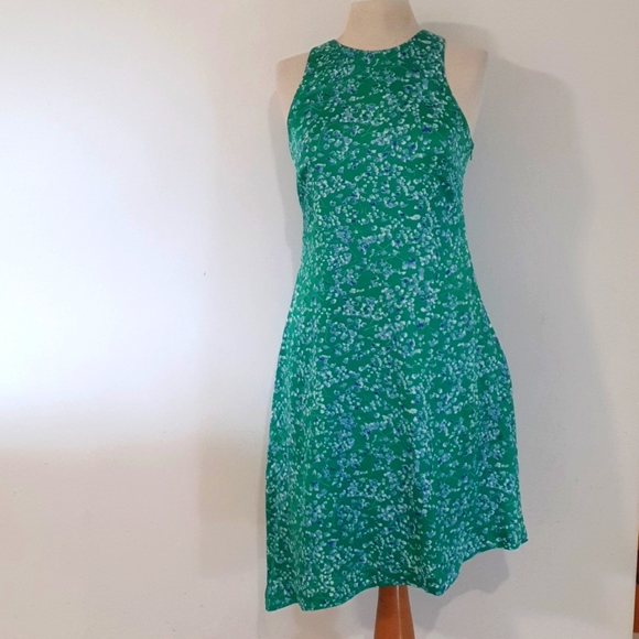 š¦ BANANA REPUBLIC Size 12 approx Silk Feel Green Floral Dress
